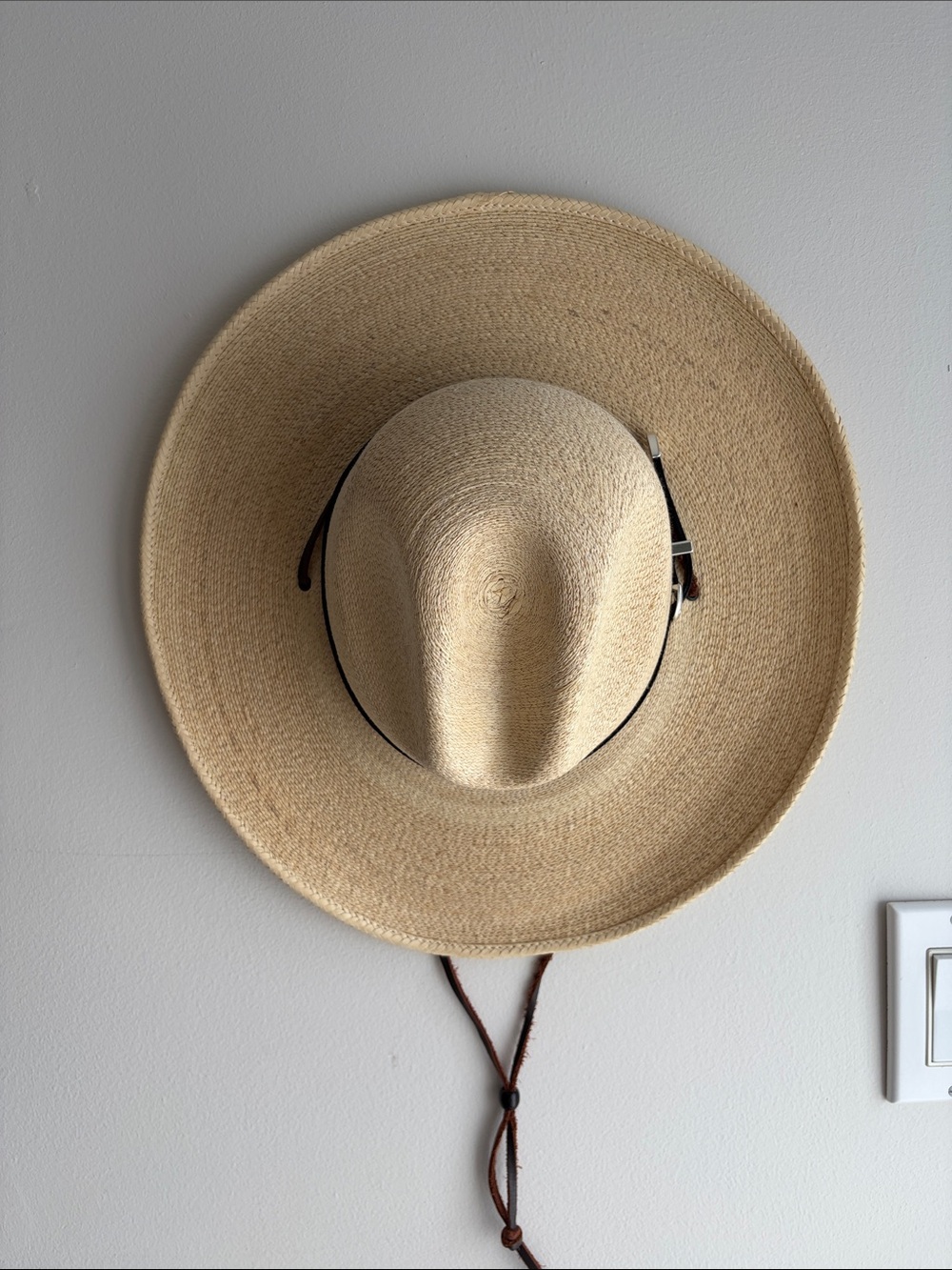 Stetson Natural Straw Hat with Dark Brown Leather Band - Picture 9 of 11